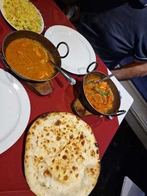 Noyon Tandoori Restaurant