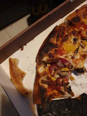 La Salsa Pizzeria - Photo 8