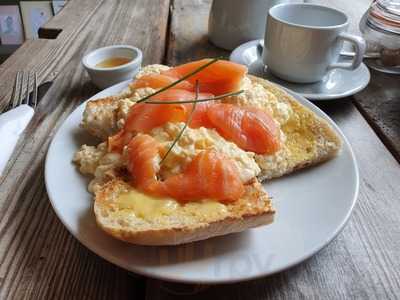 Bramleys Cafe And Cakery