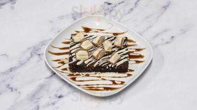 Desire Shakes And Cakes