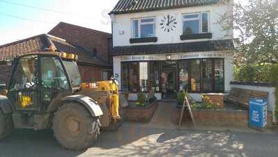White House Stores Comminity Shop
