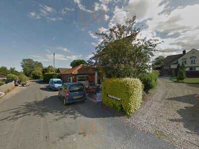 White House Stores Comminity Shop