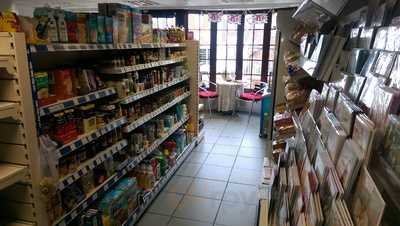 White House Stores Comminity Shop