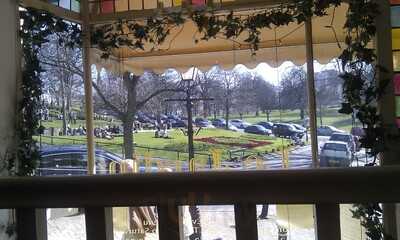 Le Jardin Cafe & Petit Bistro