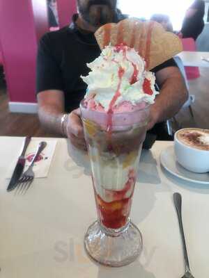 Diamond Sheesha Lounge & Desserts Parlour