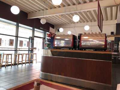 Hemingways Coffee House & Bar