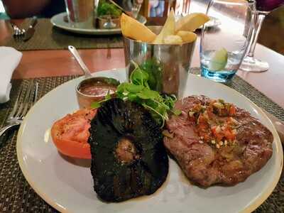 Signatures Restaurant