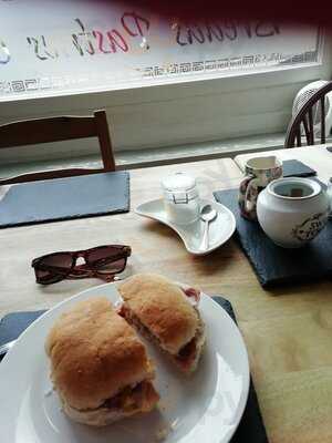 Brunch Cafe / Sandwich Shop