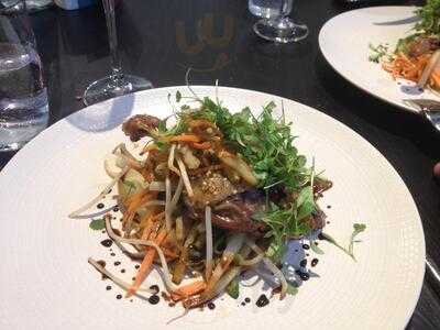 Moet Bar And Gallery Resturant