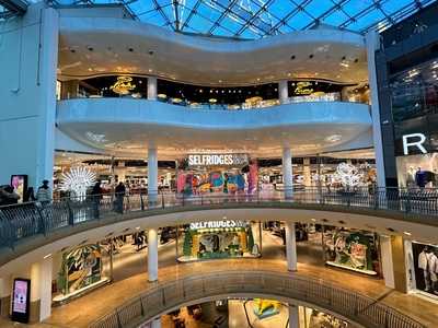 Moet Bar And Gallery Resturant