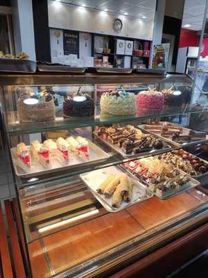 Kundun Sweets & Bakeries