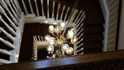 Haley's Hotel And Restaurant