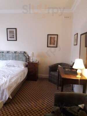 Haley's Hotel And Restaurant