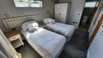 Hendersons Bar & Restaurant