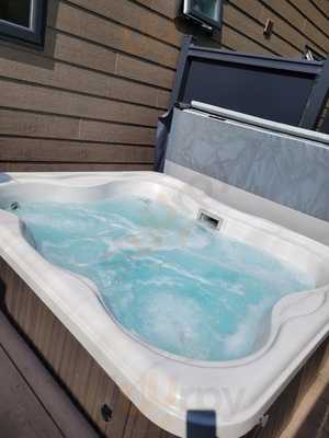 Hendersons Bar & Restaurant