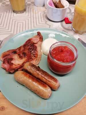 Antique Farm & Coffee Shop