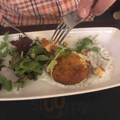 Tree Bridge Hotel & Restaurant