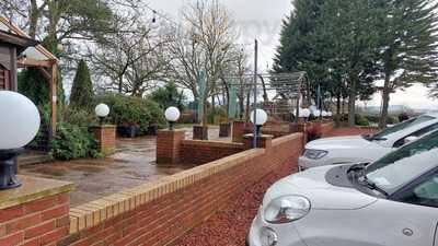 Tree Bridge Hotel & Restaurant