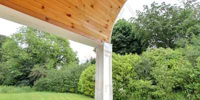 Tree Bridge Hotel & Restaurant