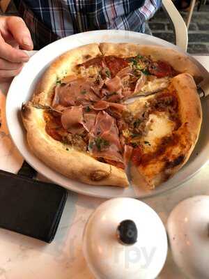 Gusto Restarant And Bar