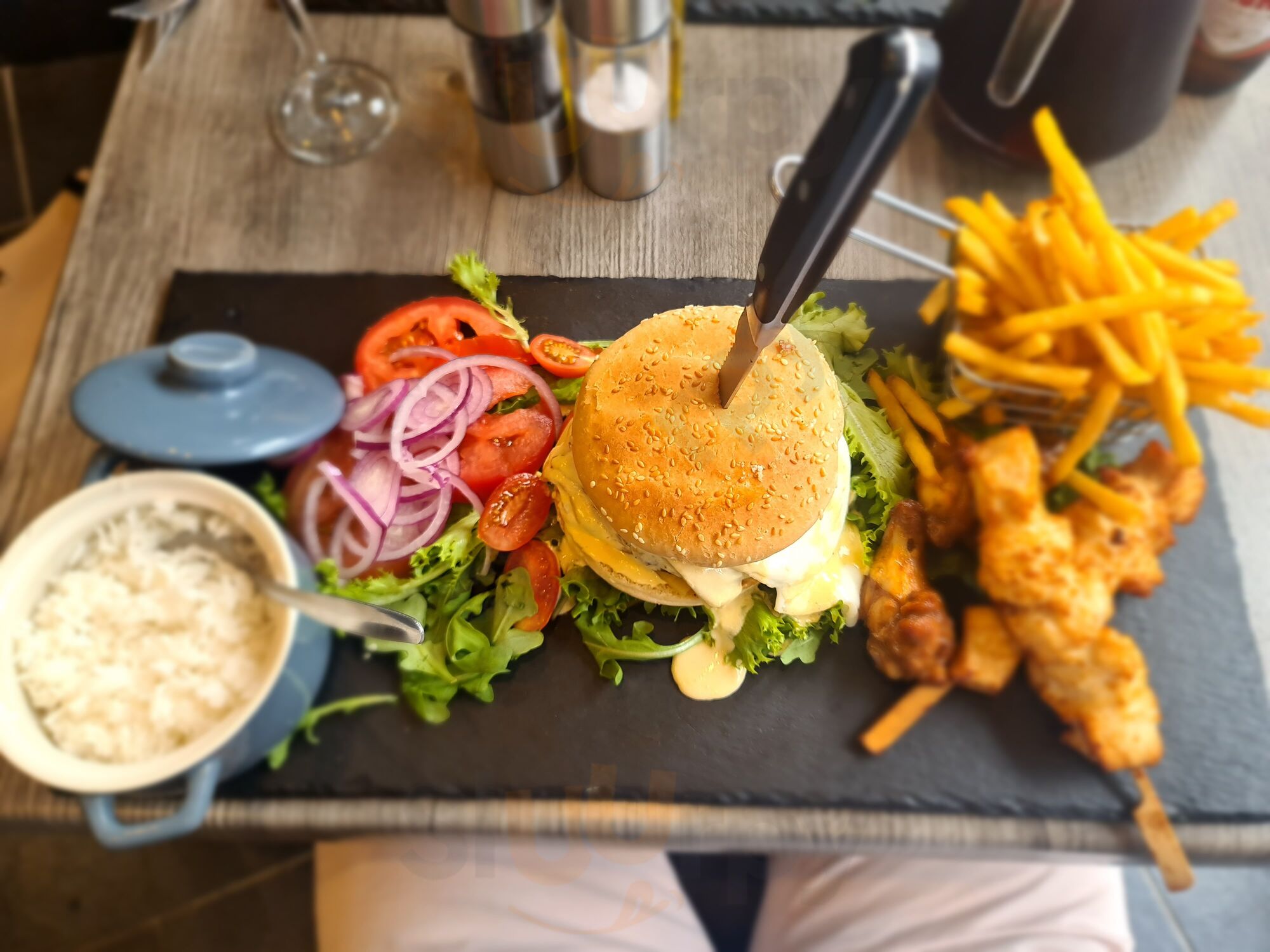 Galante Cafe, Restaurant And Bar