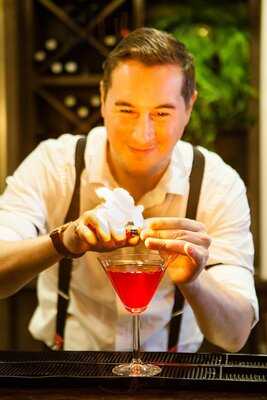 Bar And Kitchen At Ls1