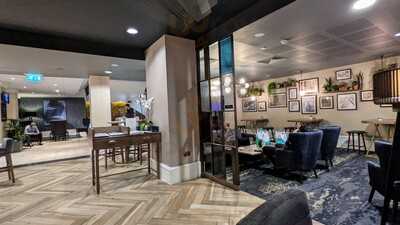 Bar And Kitchen At Ls1