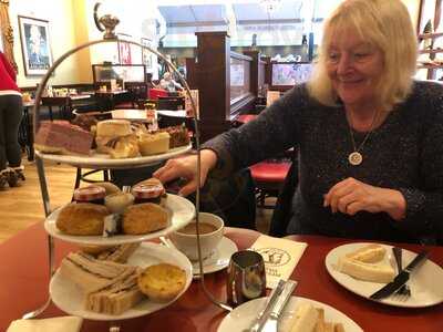 Patisserie Valerie - York Dov