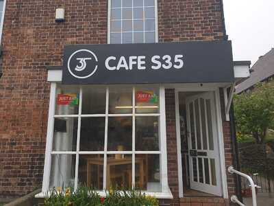 Munch Cafe & Coffee Shop