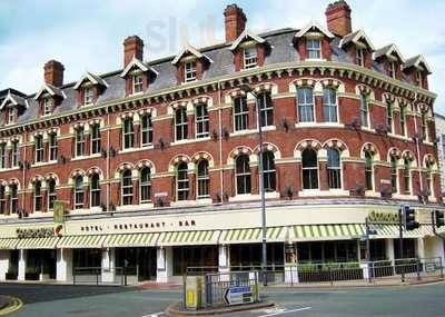 Cosmopolitan Restaurant & Bar