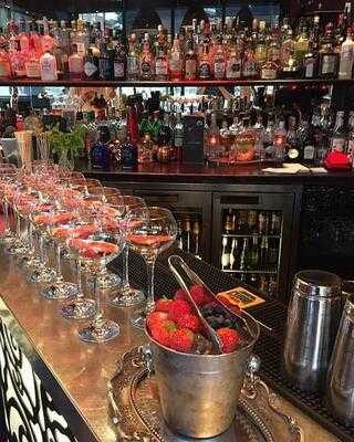 Cardamom Black Gin Bar & Asian Grill