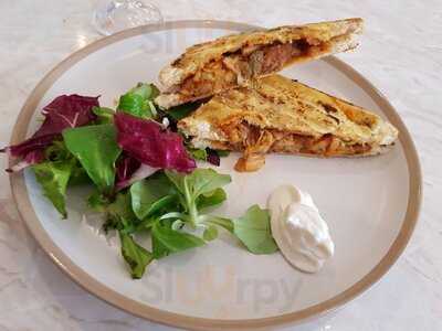 Cafe+ Red Haus Books