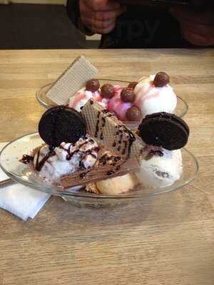 Ice Ice Cream Parlour