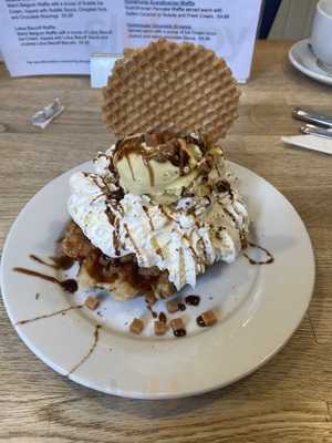 Ice Ice Cream Parlour