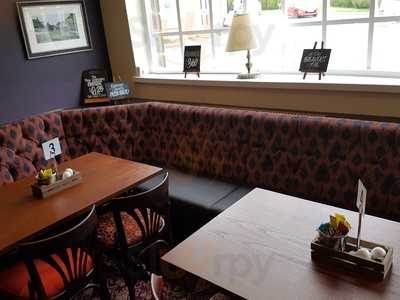 The Three Horseshoes