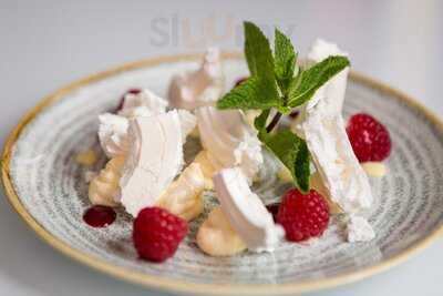 Zest Bar & Restaurant