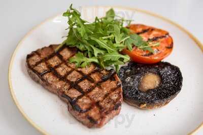 Zest Bar & Restaurant