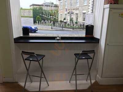 Piggies In The Middle