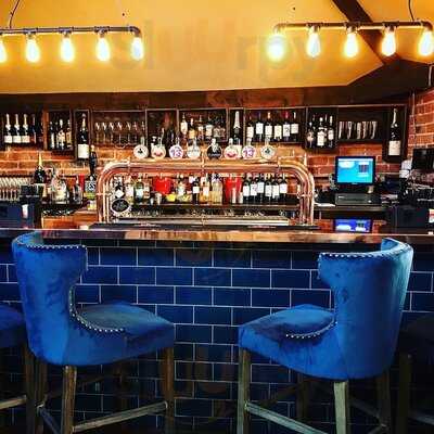 Storehouse Bar & Eatery