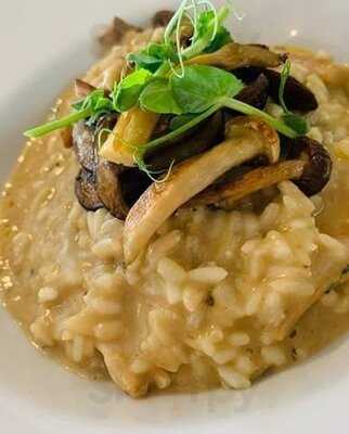 Canters Bistro And Wine Bar