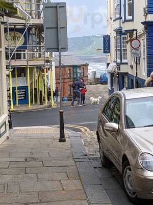 Cafe & Bistro On The Corner