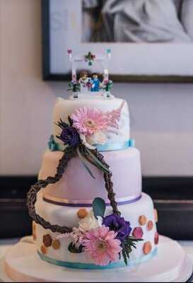 Sweet Temptation Cakes By Nikkie French