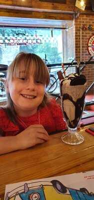 The Pit Stop Diner & Cafe