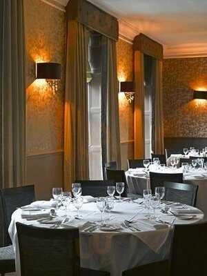 Churchill Hotel Beer Garden