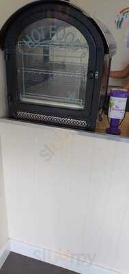 Brown Or White Sandwich Bar & Cafe