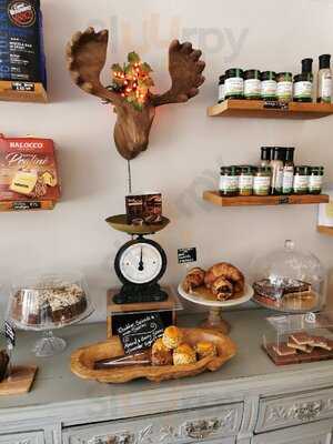 Pistachio Bakery & Deli