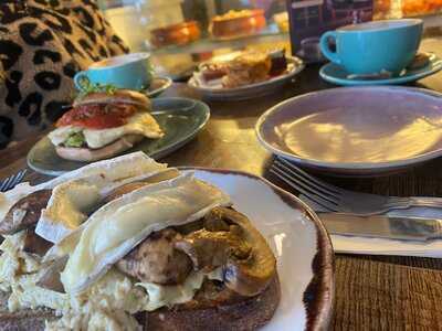 Pistachio Bakery & Deli