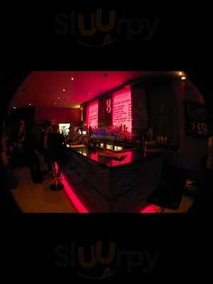 Unit One Bar & Grill