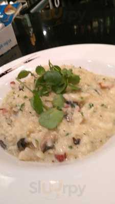 Frattellos Scotch Corner