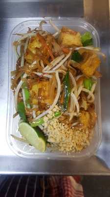 Thaistreetfood & Chickenlicious Takeaway